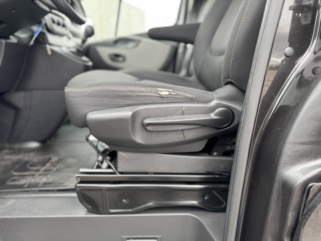 Nissan Nv300