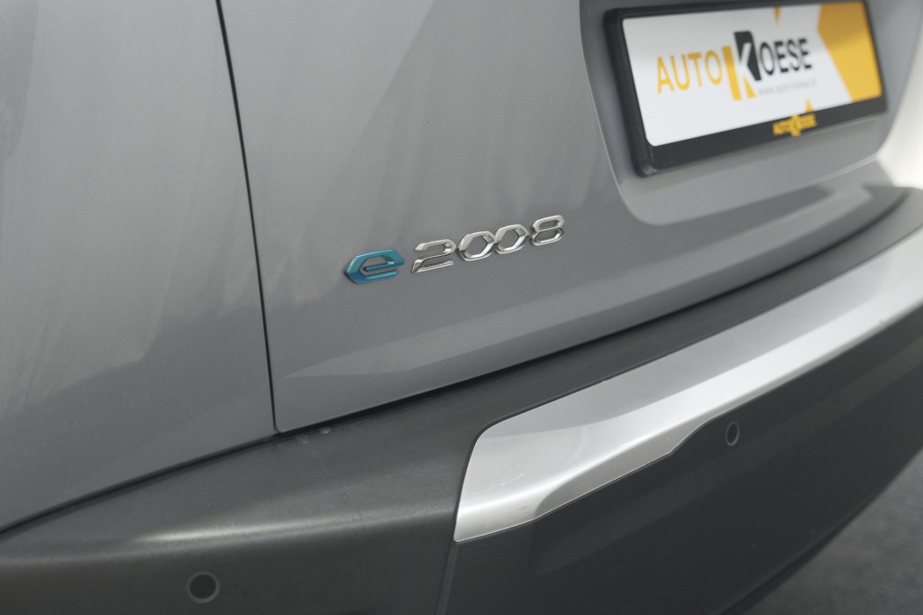Peugeot E-2008