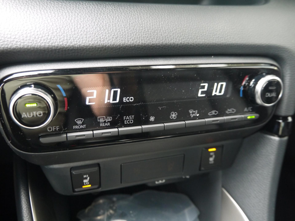 Mazda 2 Hybrid