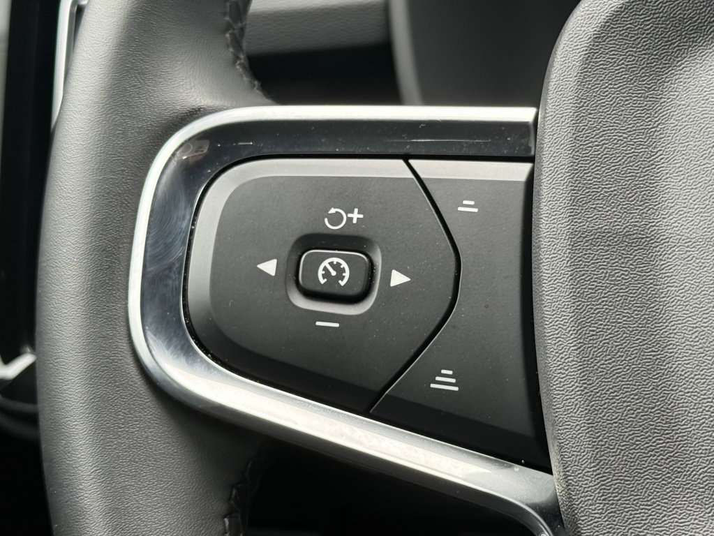 Volvo Ex40