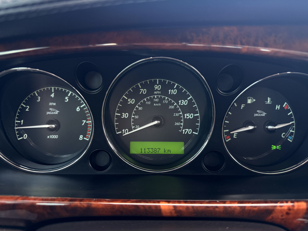 Jaguar Xj