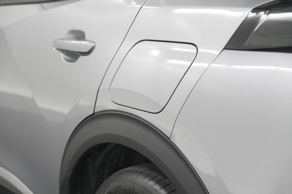 Peugeot E-2008