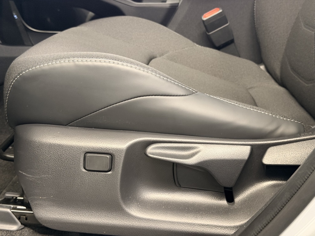 Toyota C-hr+