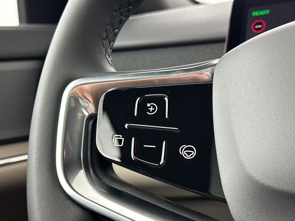 Volvo Ex90