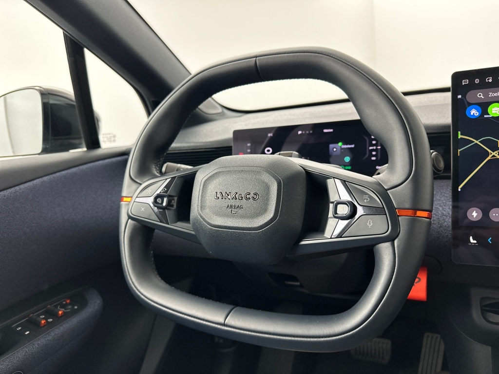 Lynk & Co 02