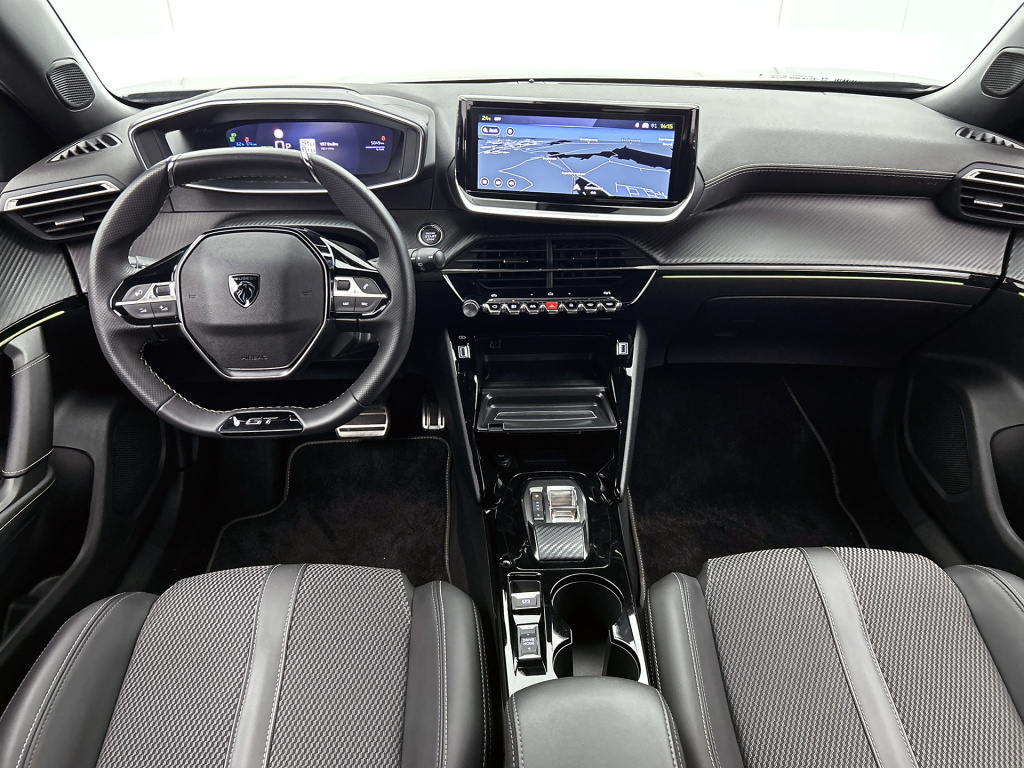 Peugeot E-2008