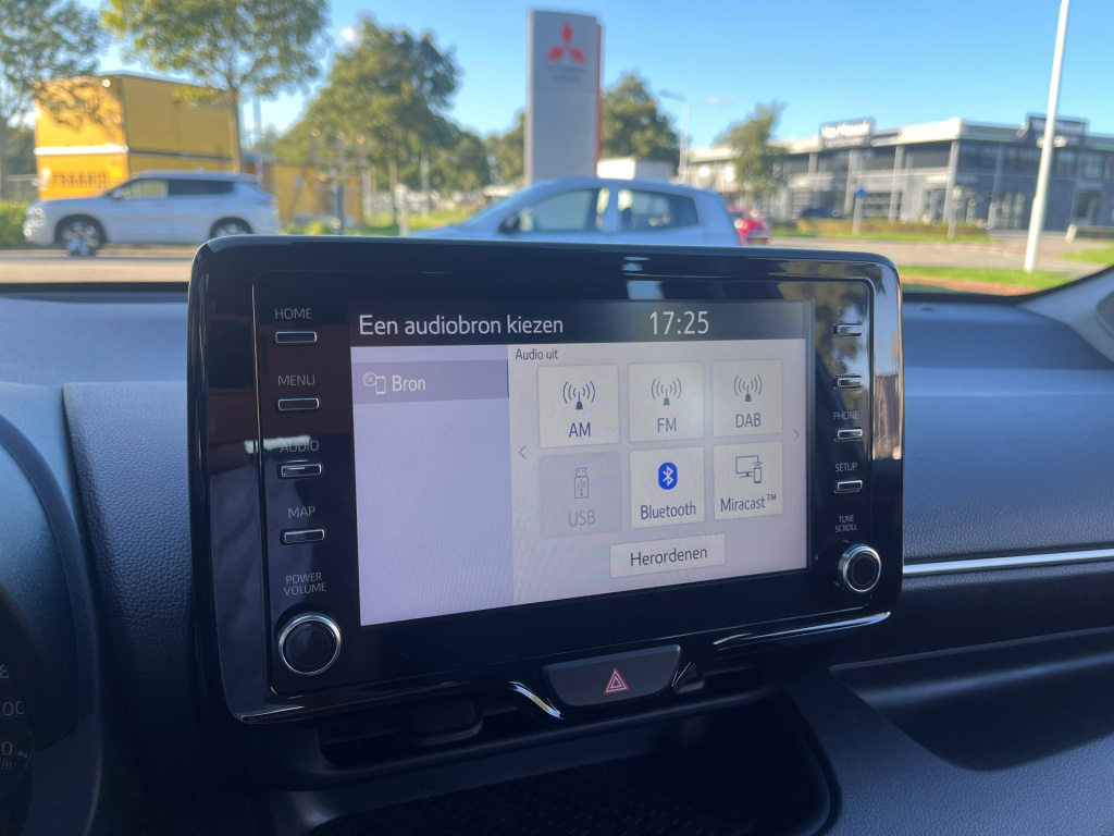 Mazda 2 Hybrid