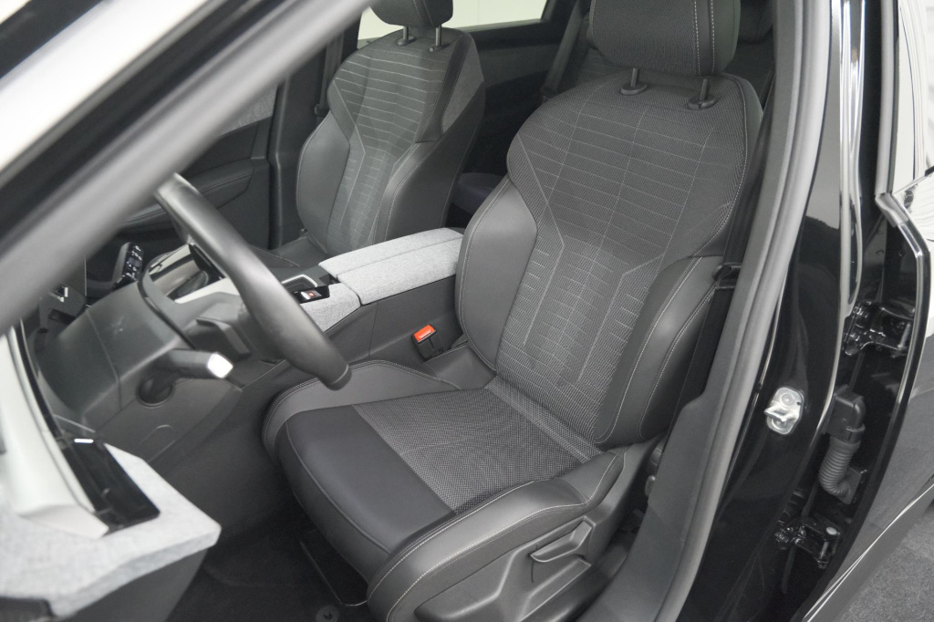Peugeot E-5008