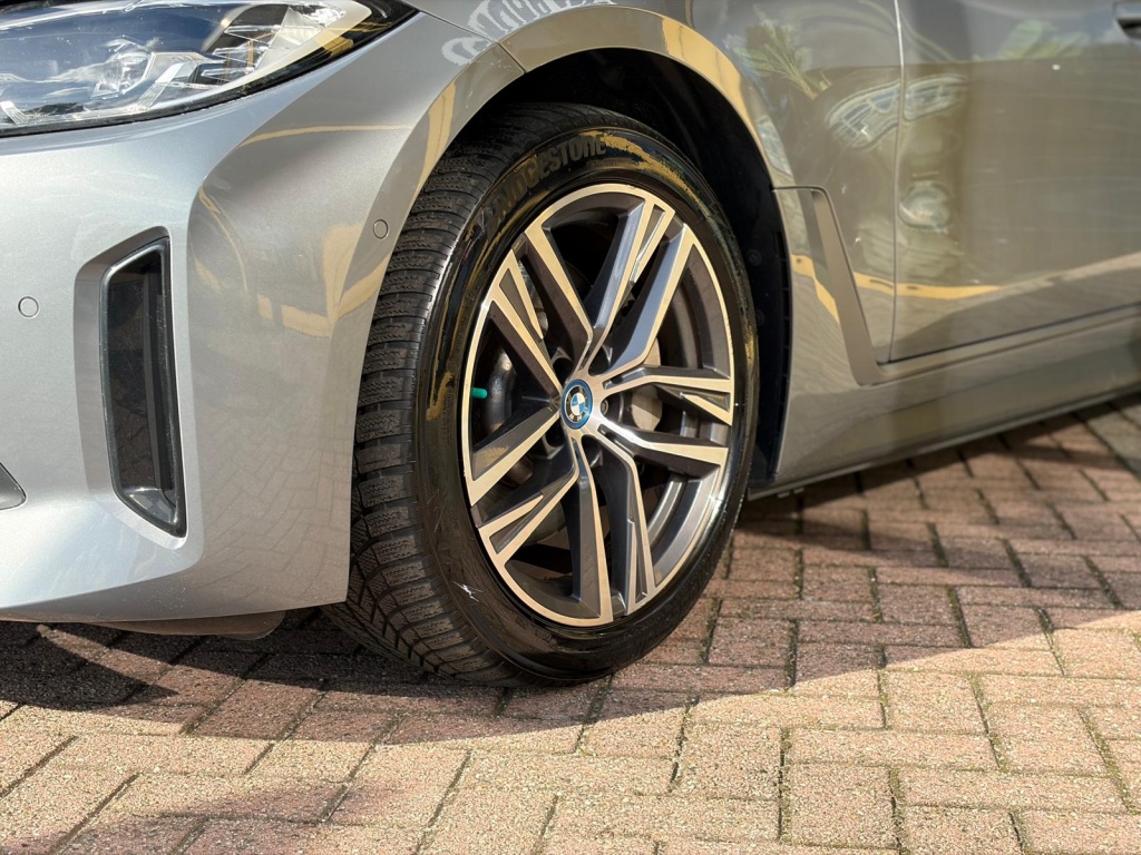 BMW I4