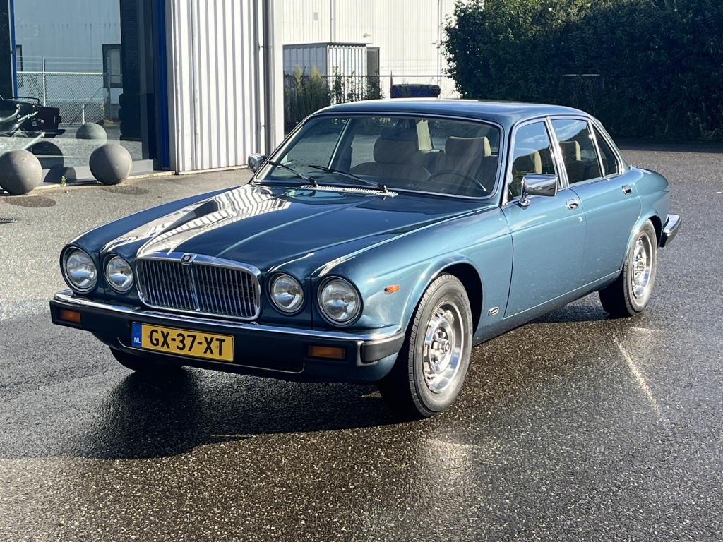 Jaguar Xj