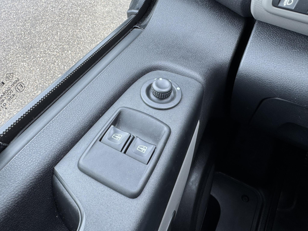 Nissan Nv300