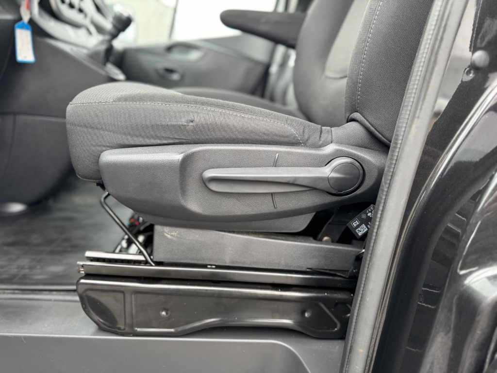 Nissan Nv300
