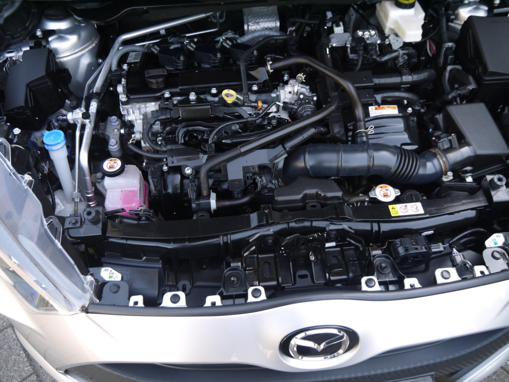 Mazda 2 Hybrid