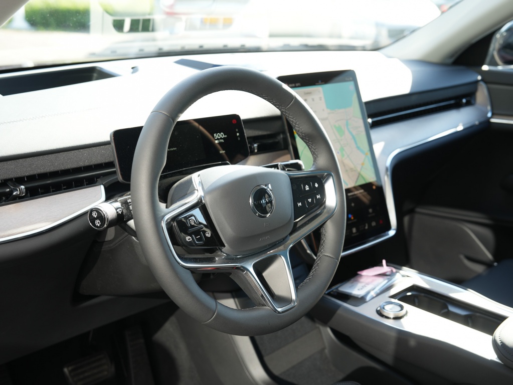 Volvo Ex90