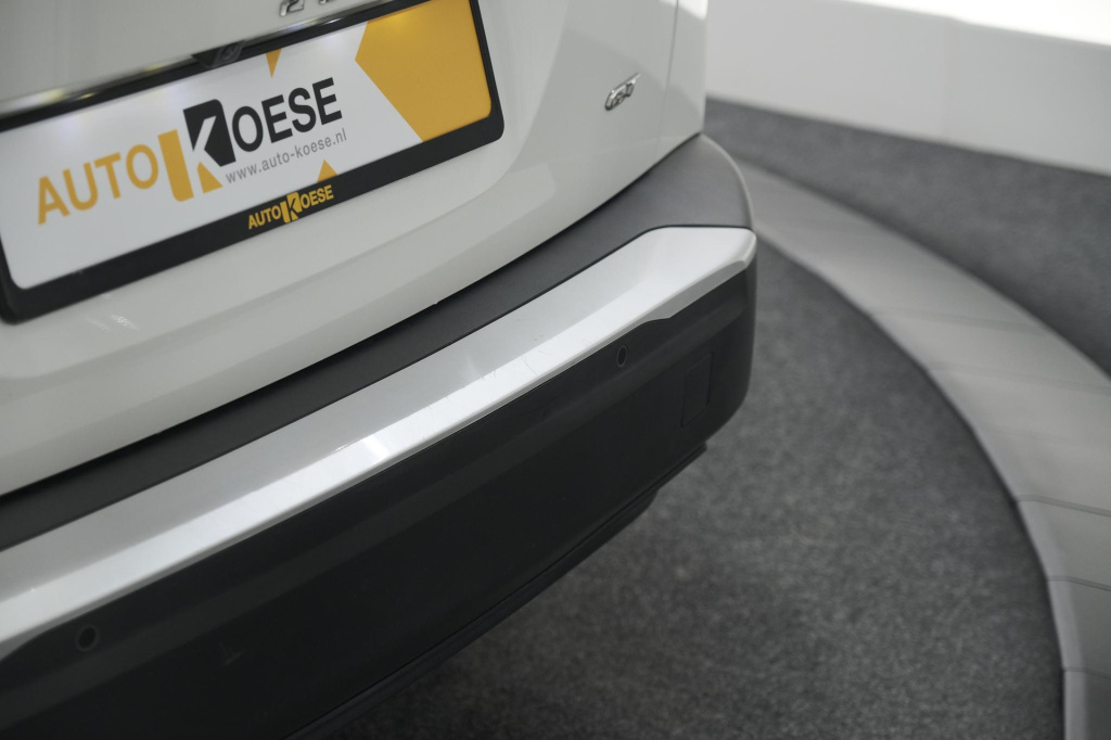 Peugeot E-2008