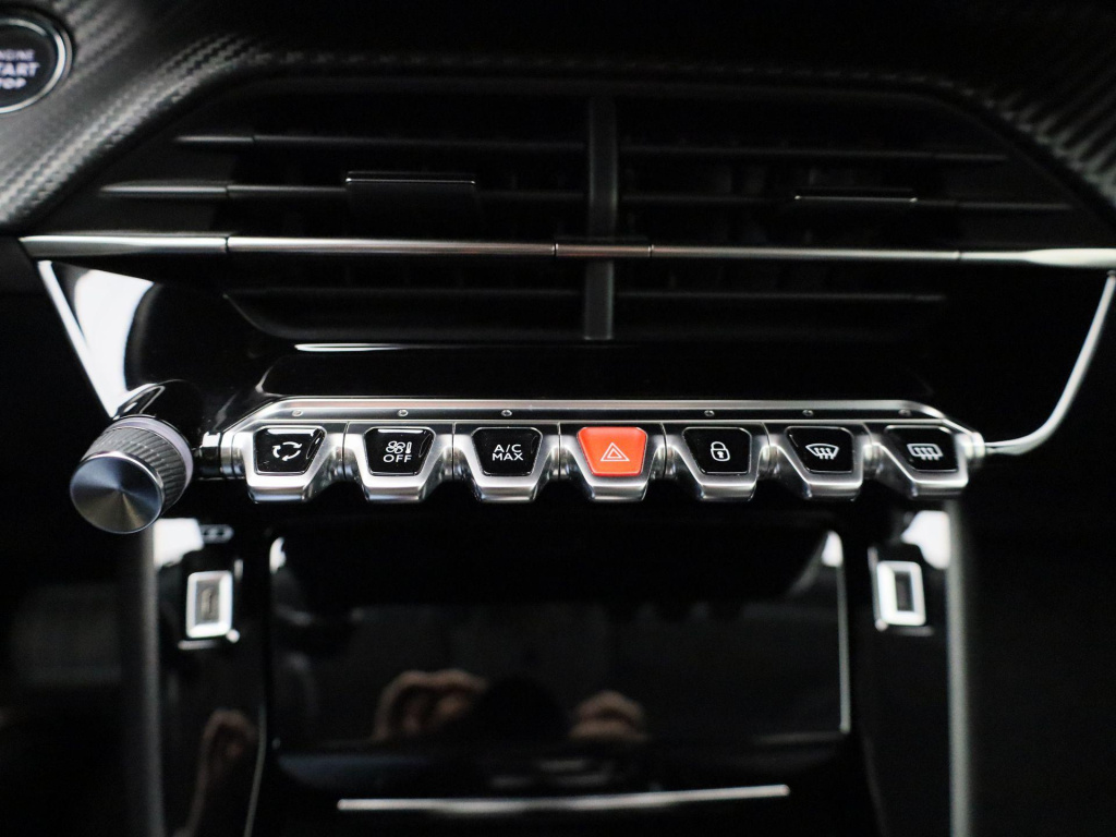 Peugeot E-2008