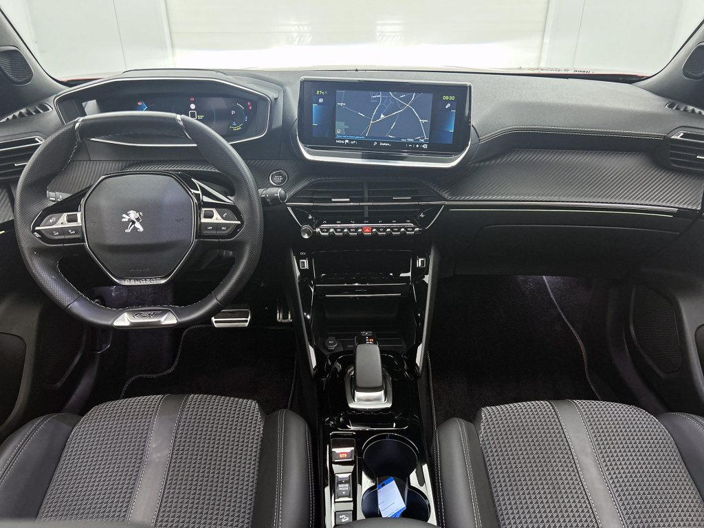 Peugeot E-2008