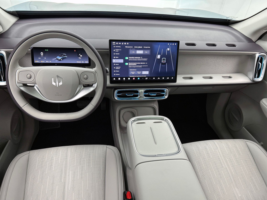 Leapmotor B10