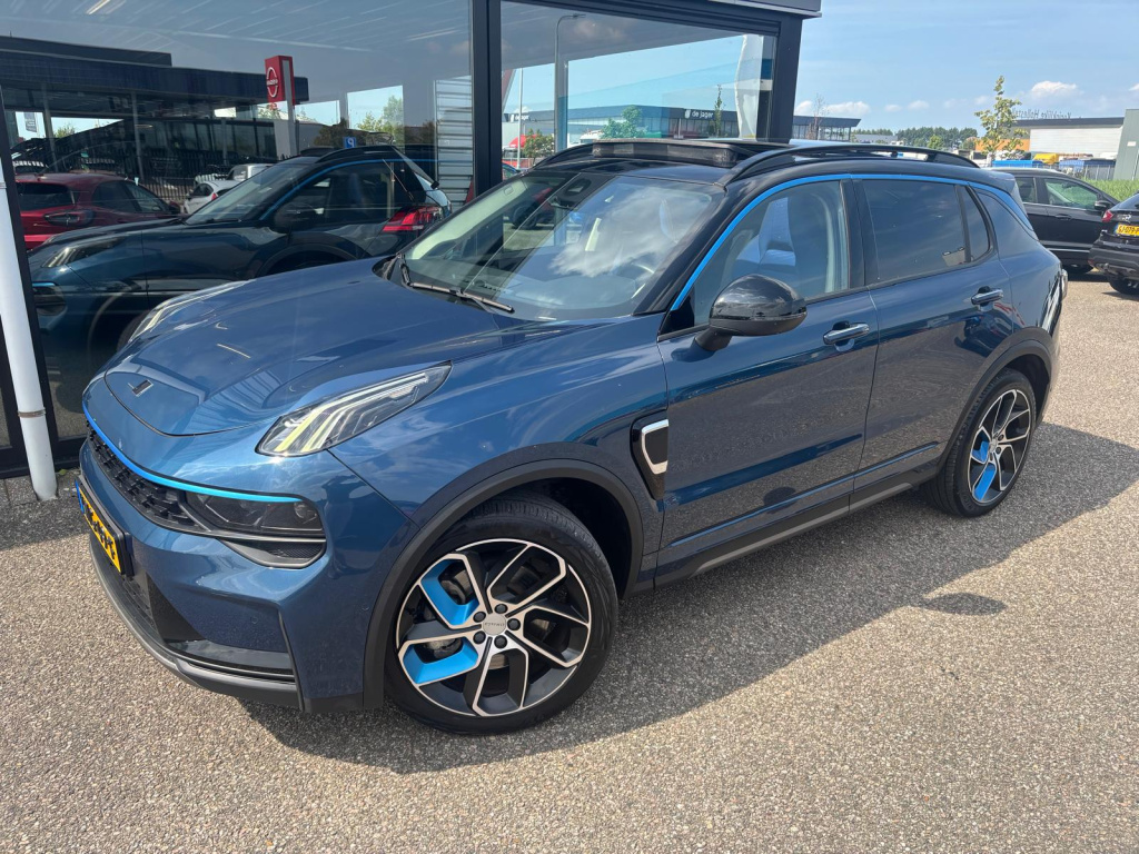 Lynk & Co 01