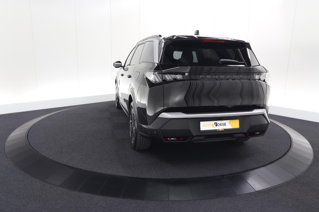 Peugeot E-5008