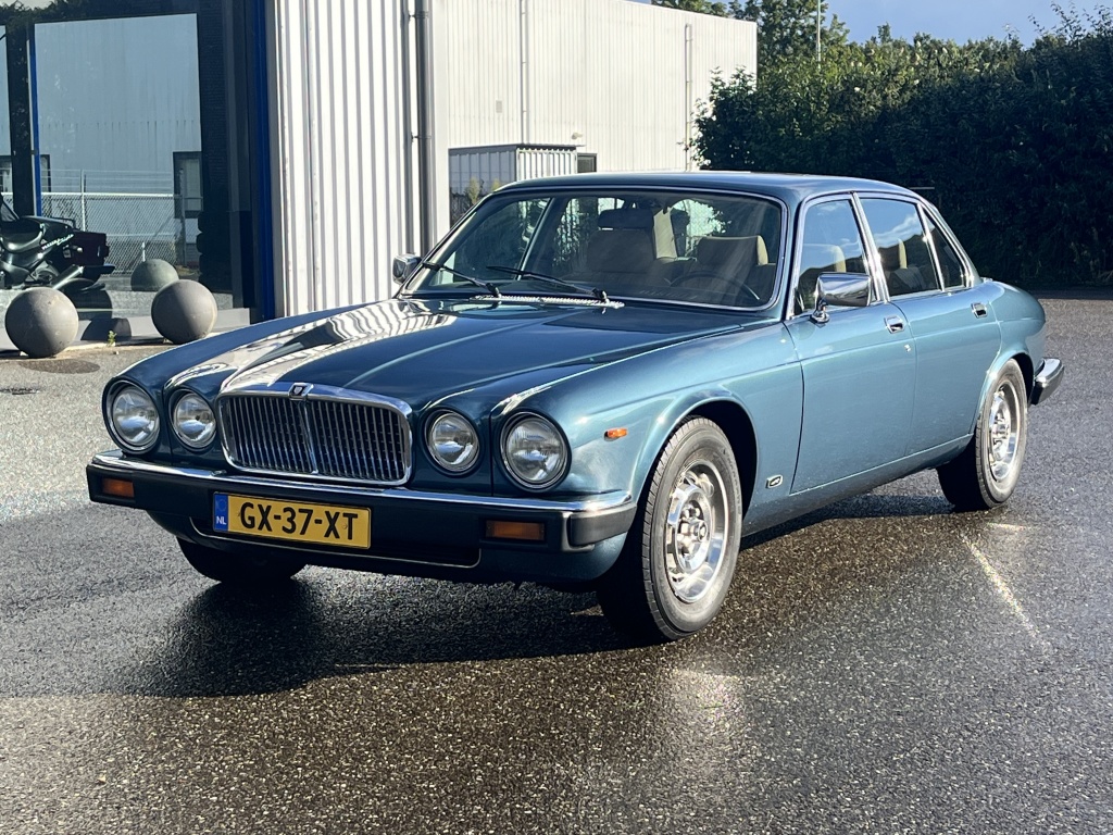 Jaguar Xj
