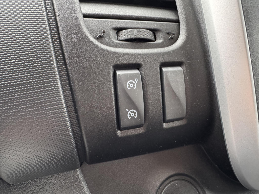 Nissan Nv300