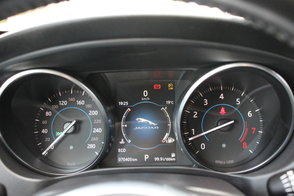 Jaguar Xe