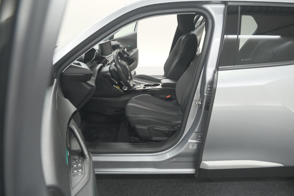 Peugeot E-2008