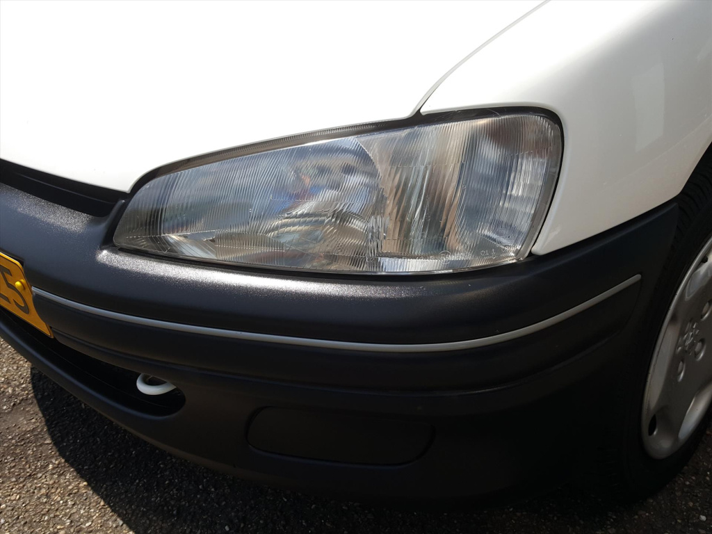 Peugeot 106