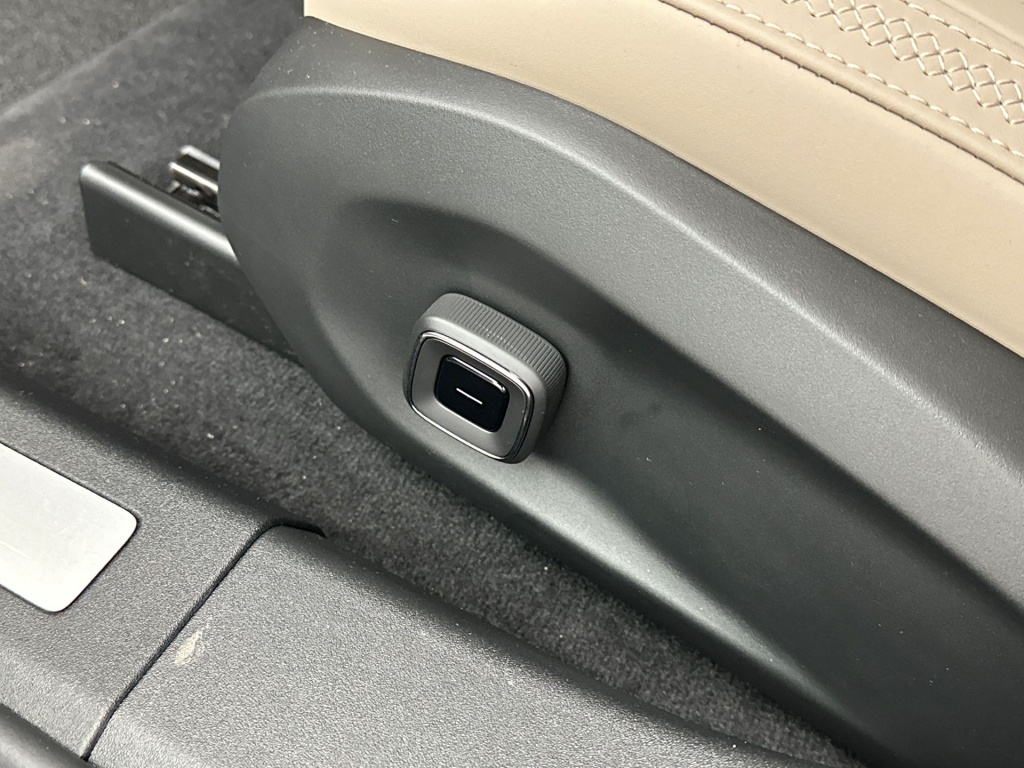 Volvo Es90