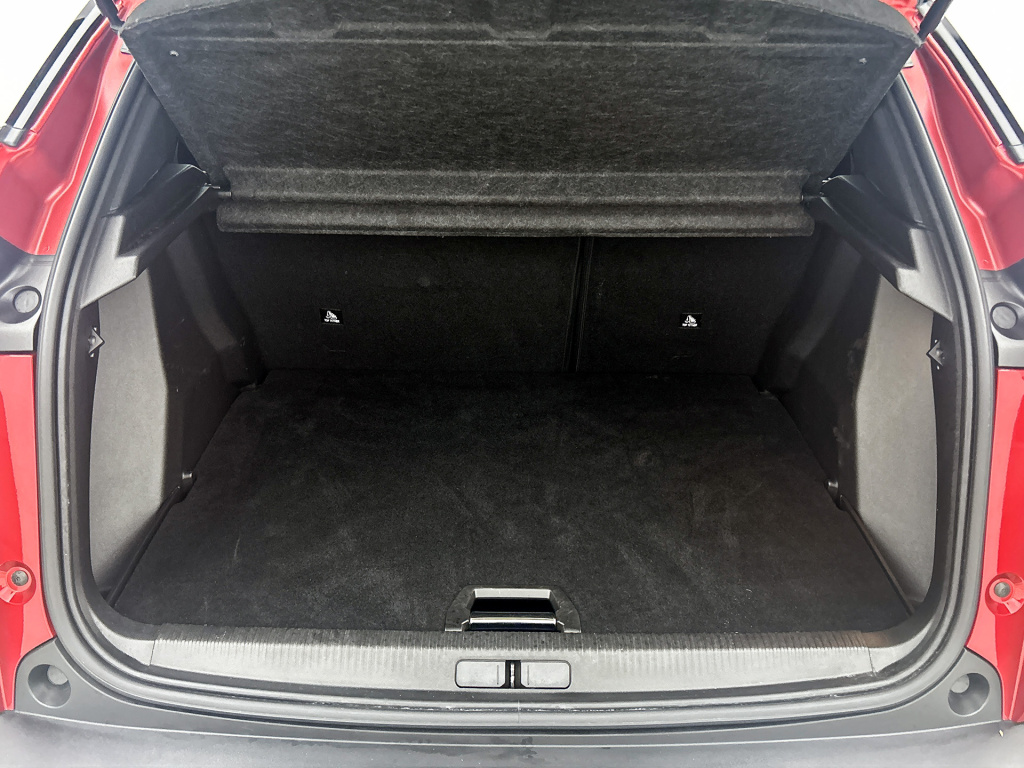 Peugeot E-2008