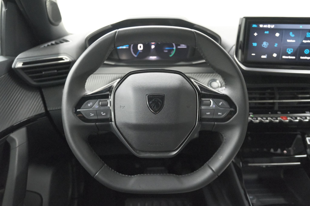 Peugeot E-2008