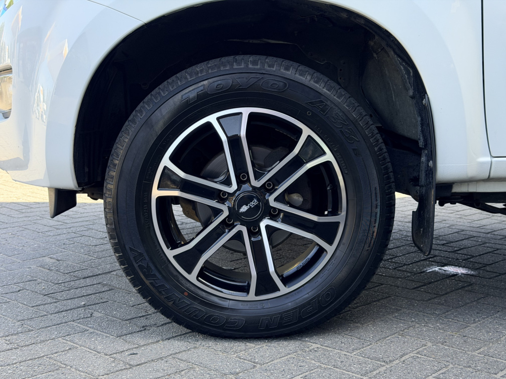Isuzu D-max