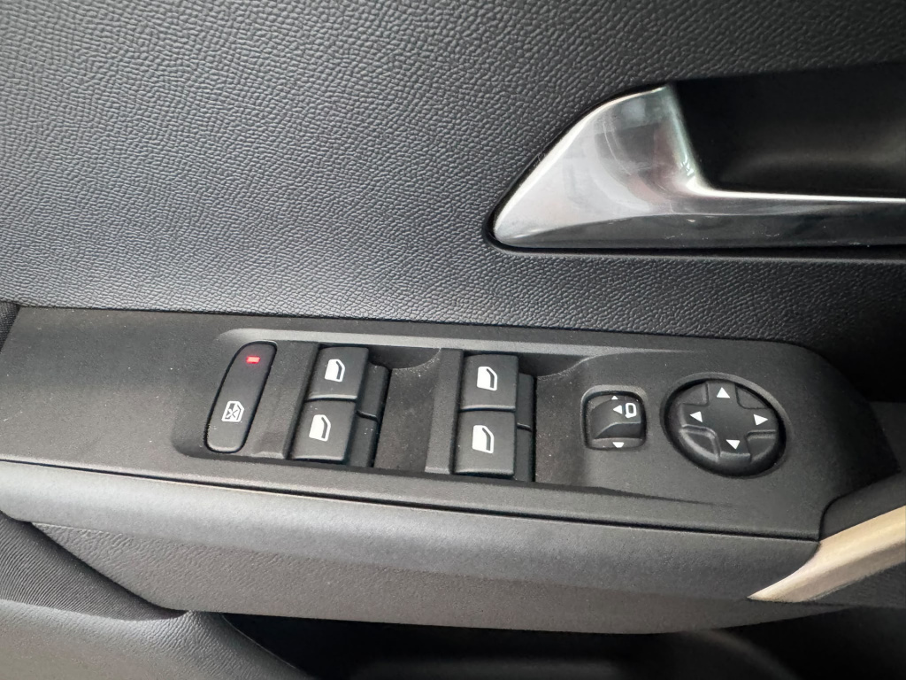 Lancia Y(psilon)