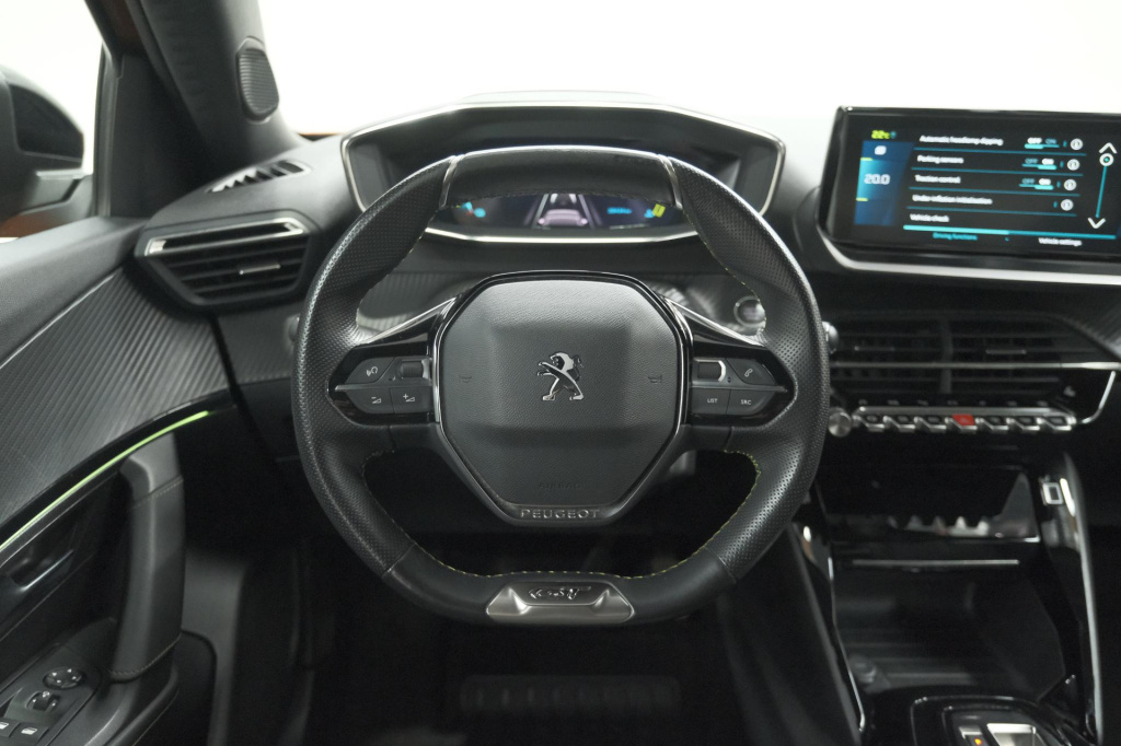 Peugeot E-2008