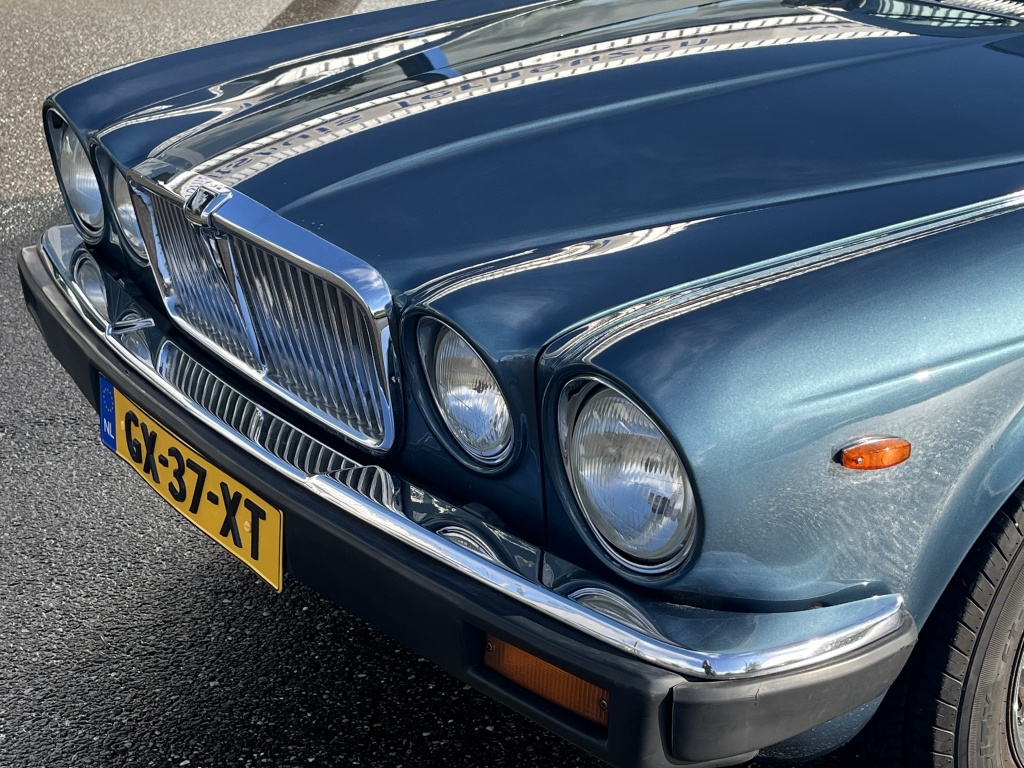 Jaguar Xj