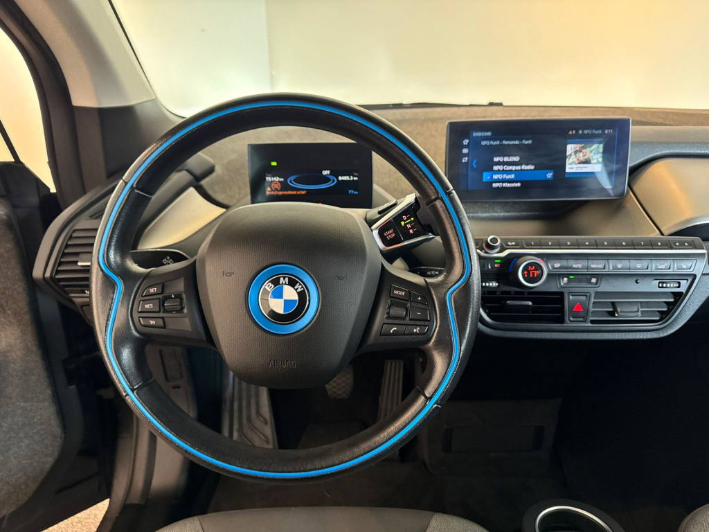 BMW I3