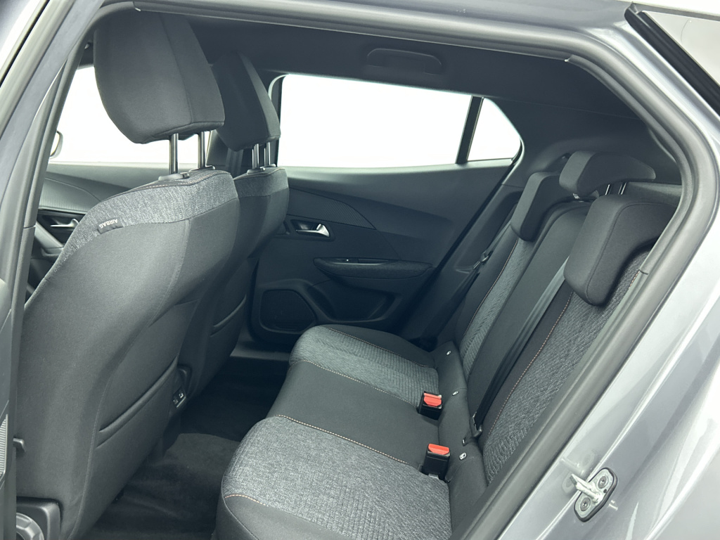 Peugeot E-2008