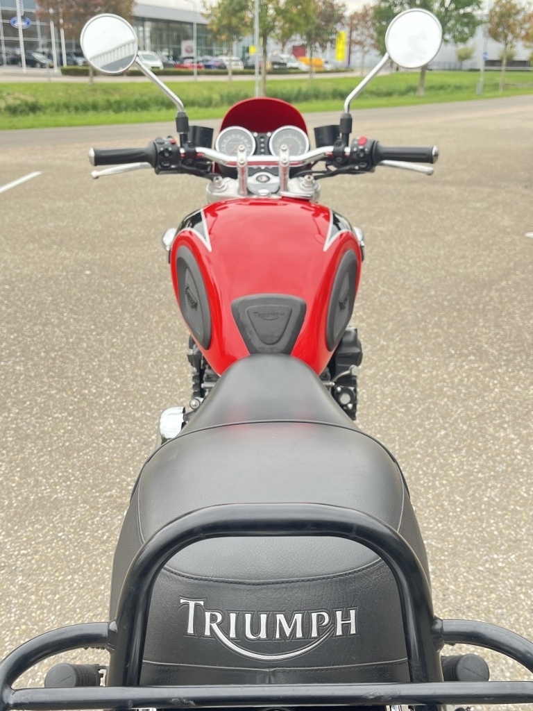 Triumph Thunderbird