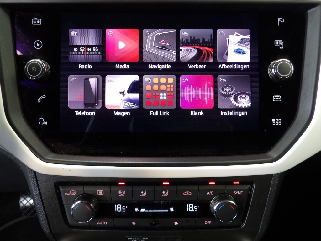 Seat Arona