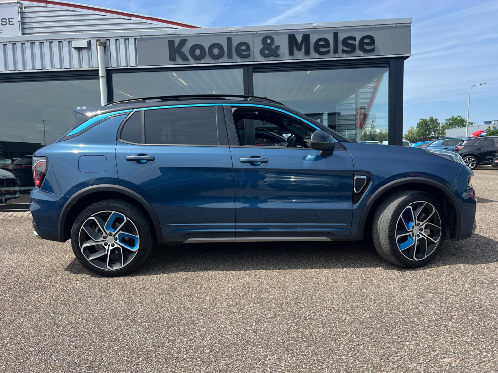 Lynk & Co 01