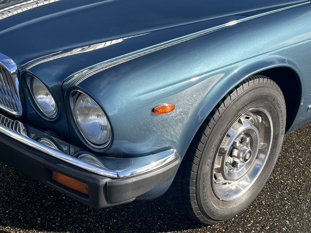 Jaguar Xj