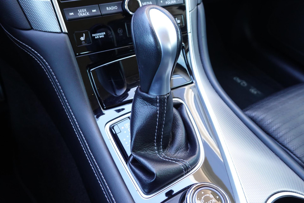 Infiniti Q