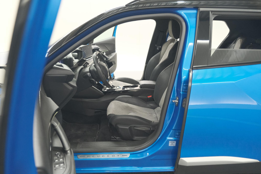 Peugeot E-2008