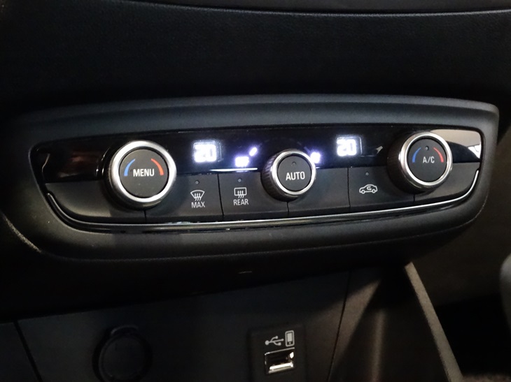 Opel Crossland X