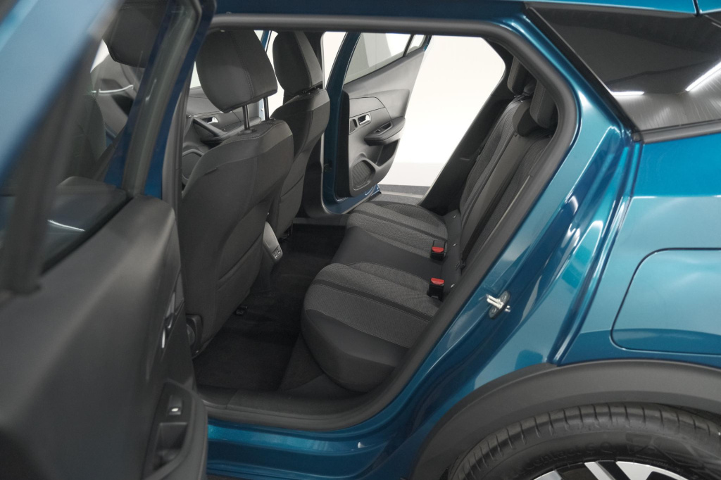 Peugeot E-2008