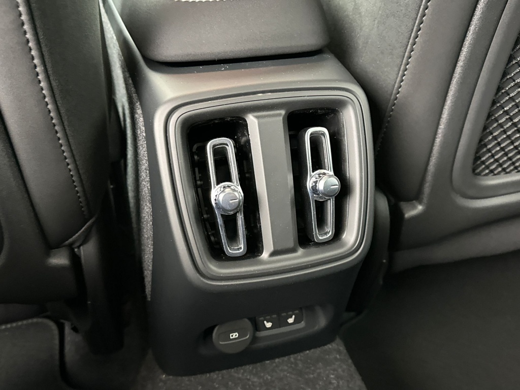 Volvo Ex40