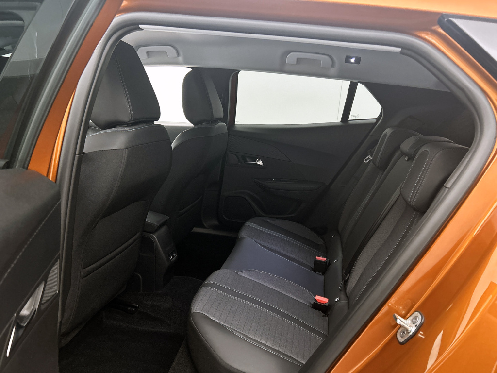Peugeot E-2008