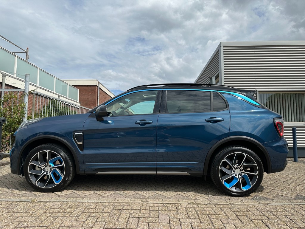 Lynk & Co 01