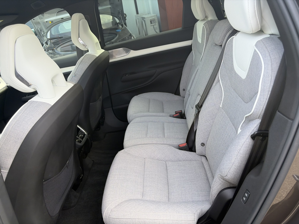 Volvo Ex90